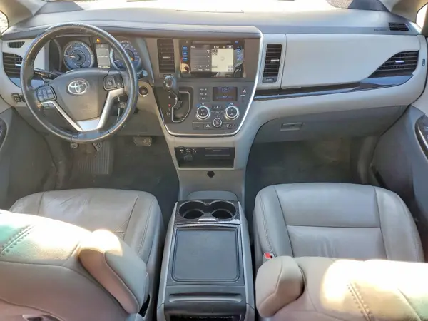 5TDDZ3DCXHS173367 2017 TOYOTA SIENNA - Image 8