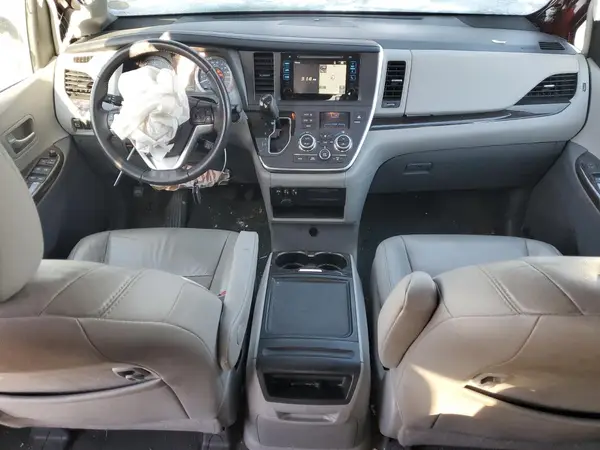 5TDDZ3DCXHS178665 2017 TOYOTA SIENNA - Image 8