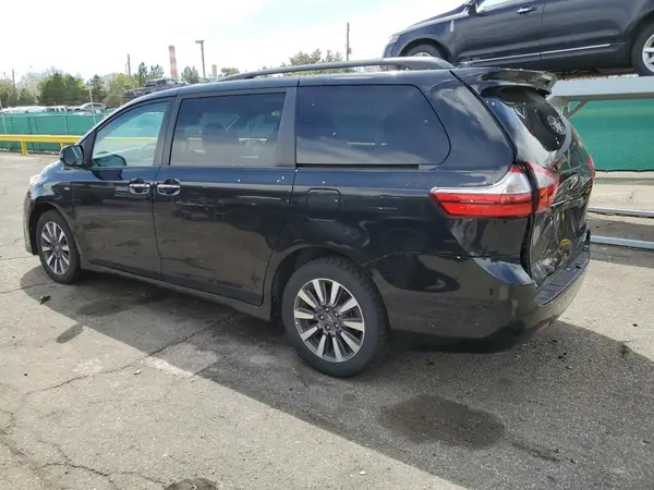 5TDDZ3DCXJS194807 2018 TOYOTA SIENNA - Image 2