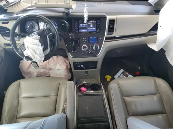 5TDDZ3DCXJS197335 2018 TOYOTA SIENNA - Image 8