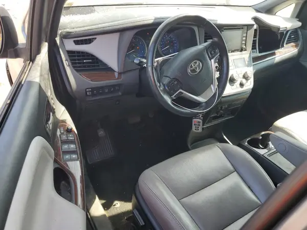 5TDDZ3DCXJS197593 2018 TOYOTA SIENNA - Image 8