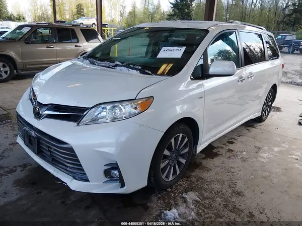 5TDDZ3DCXJS198629 2018 TOYOTA SIENNA - Image 2