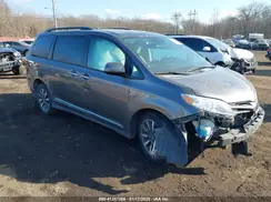 5TDDZ3DCXJS199733 2018 TOYOTA SIENNA