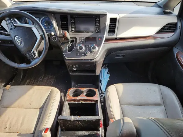 5TDDZ3DCXJS203327 2018 TOYOTA SIENNA - Image 8