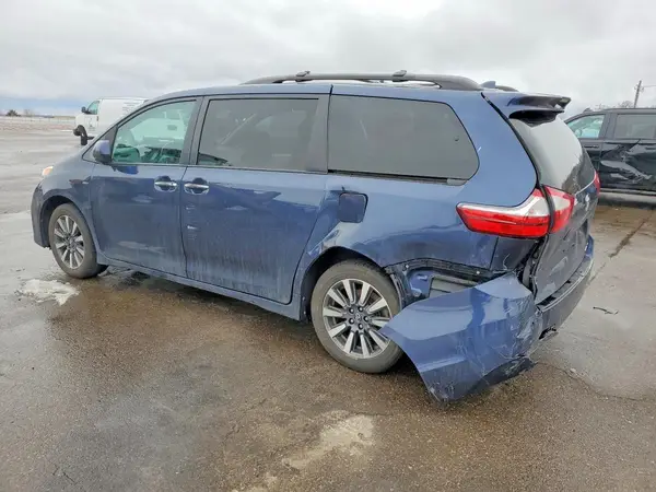 5TDDZ3DCXJS207443 2018 TOYOTA SIENNA - Image 2