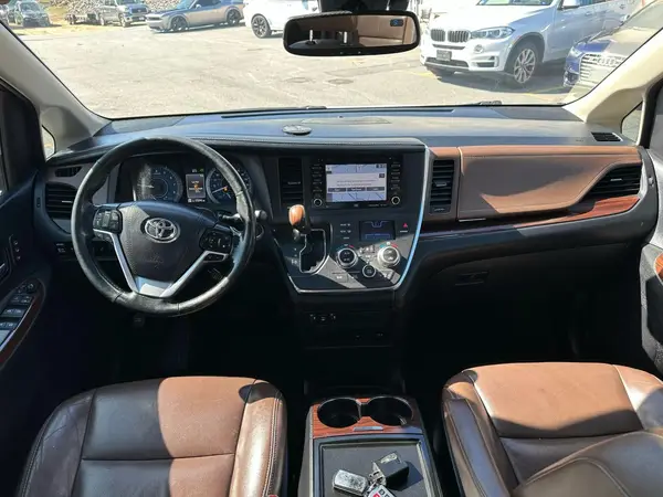 5TDDZ3DCXJS208107 2018 TOYOTA SIENNA - Image 8