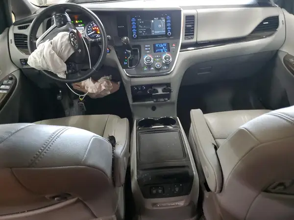 5TDDZ3DCXJS208964 2018 TOYOTA SIENNA - Image 8