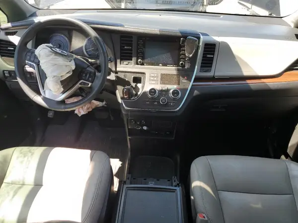 5TDDZ3DCXKS216743 2019 TOYOTA SIENNA - Image 8