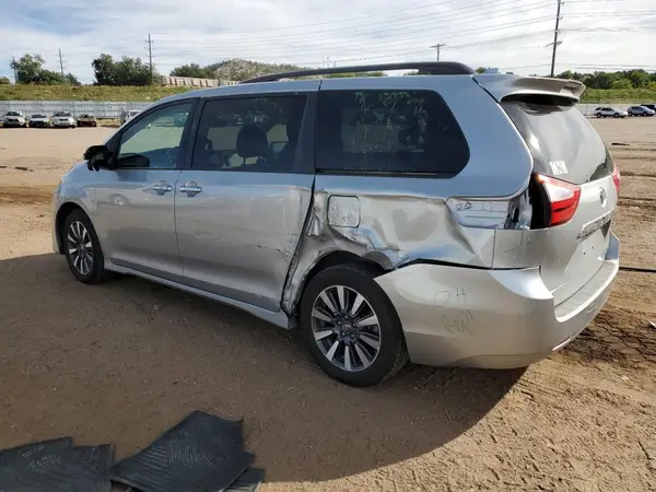 5TDDZ3DCXKS216984 2019 TOYOTA SIENNA - Image 2
