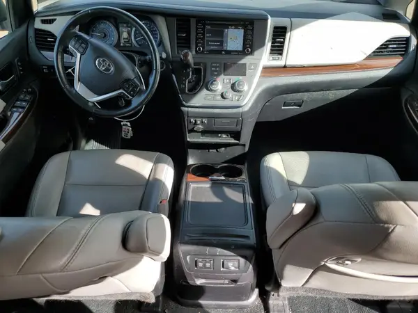 5TDDZ3DCXKS216984 2019 TOYOTA SIENNA - Image 8