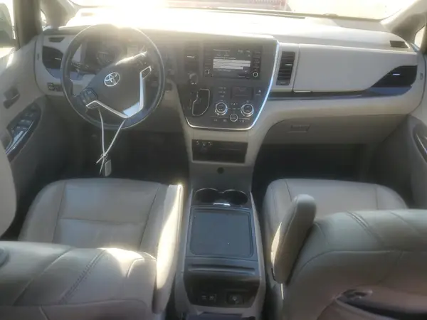 5TDDZ3DCXKS226852 2019 TOYOTA SIENNA - Image 8