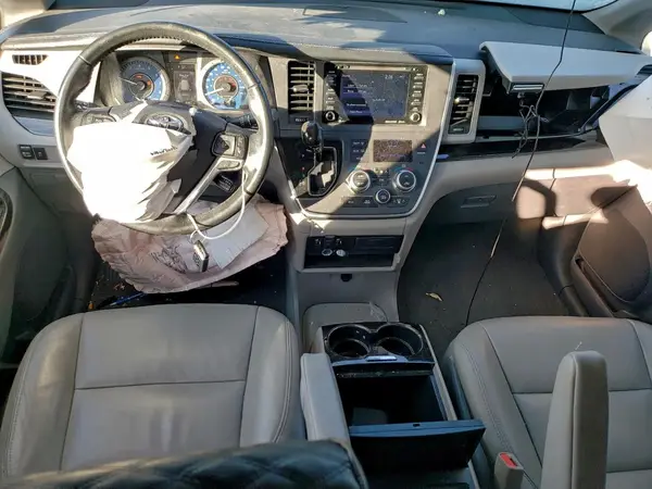 5TDDZ3DCXLS236203 2020 TOYOTA SIENNA - Image 8