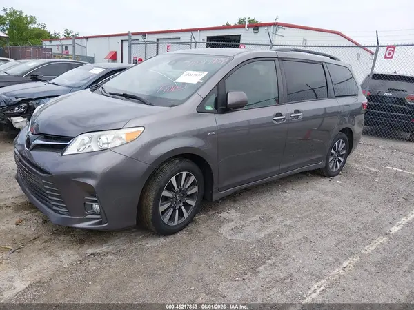 5TDDZ3DCXLS239764 2020 TOYOTA SIENNA - Image 2