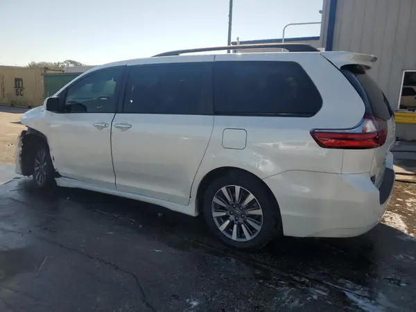 5TDDZ3DCXLS242275 2020 TOYOTA SIENNA - Image 2
