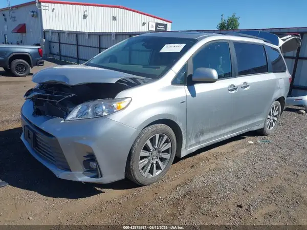 5TDDZ3DCXLS247668 2020 TOYOTA SIENNA - Image 2