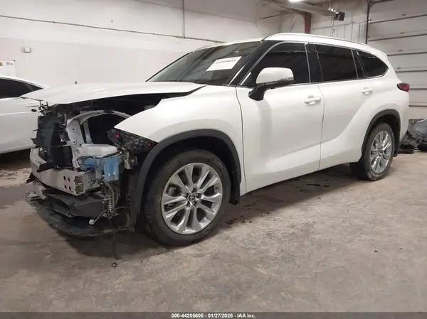 5TDDZRBH0LS017297 2020 TOYOTA HIGHLANDER - Image 2