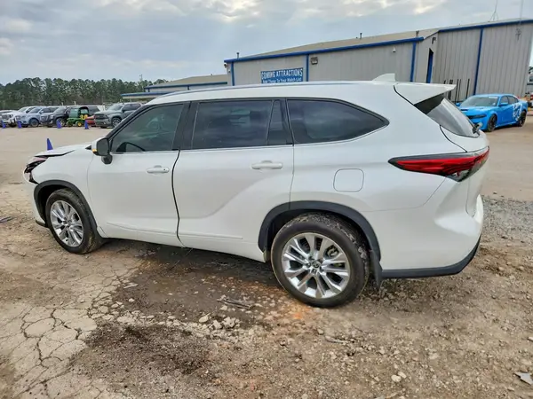5TDDZRBH0LS024654 2020 TOYOTA HIGHLANDER - Image 2