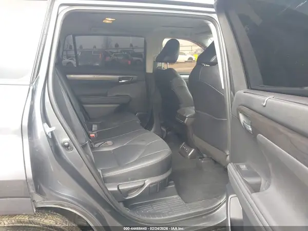 5TDDZRBH0LS027389 2020 TOYOTA HIGHLANDER - Image 8
