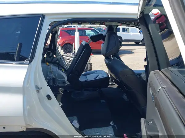 5TDDZRBH0MS083379 2021 TOYOTA HIGHLANDER - Image 8
