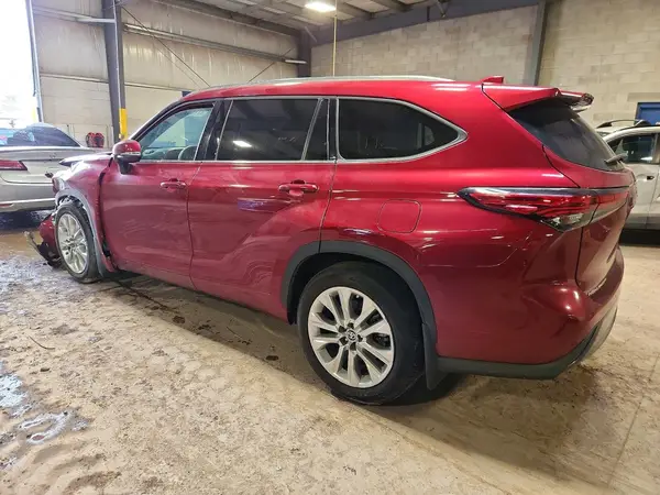 5TDDZRBH0MS102562 2021 TOYOTA HIGHLANDER - Image 2