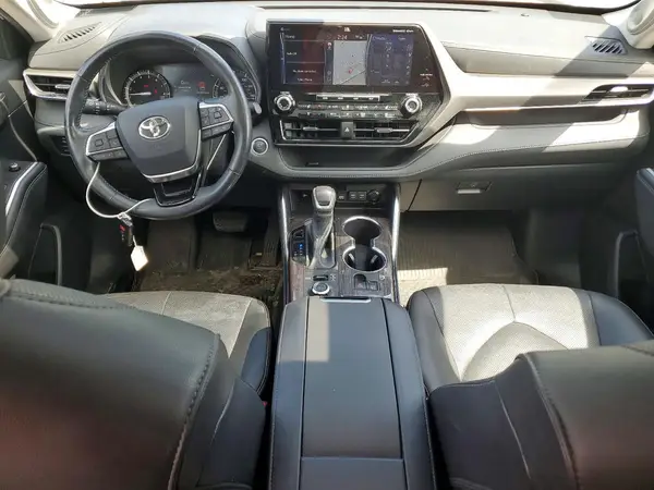 5TDDZRBH0MS129549 2021 TOYOTA HIGHLANDER - Image 8