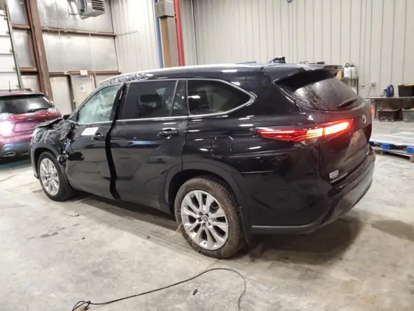 5TDDZRBH0MS537887 2021 TOYOTA HIGHLANDER - Image 2