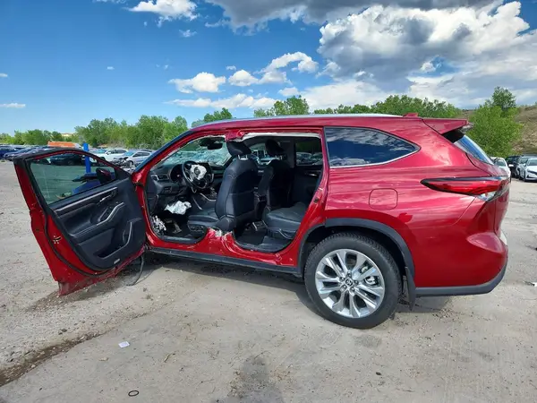 5TDDZRBH0MS553684 2021 TOYOTA HIGHLANDER - Image 2