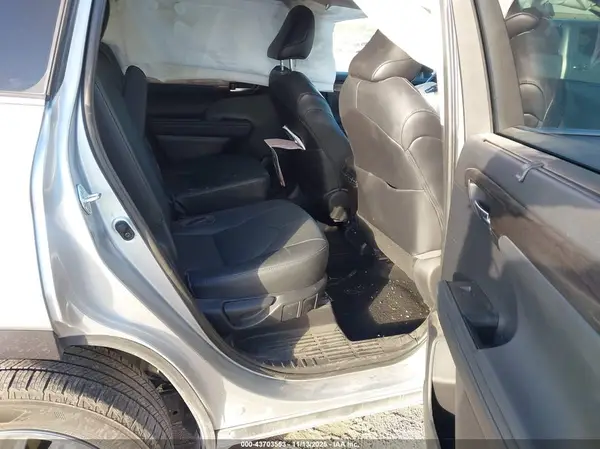 5TDDZRBH0MS554477 2021 TOYOTA HIGHLANDER - Image 8