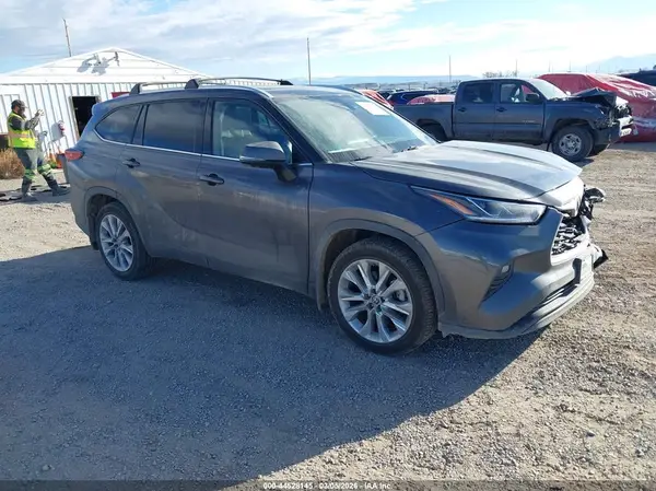 5TDDZRBH0NS166750 2022 TOYOTA HIGHLANDER - Image 1