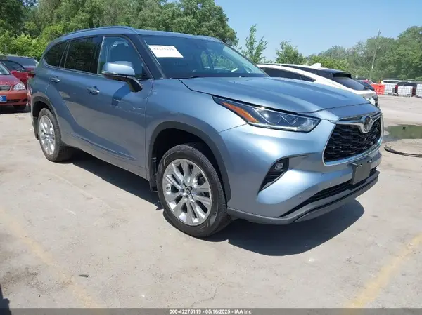 5TDDZRBH0NS192331 2022 TOYOTA HIGHLANDER - Image 1