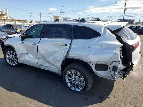 5TDDZRBH0NS214439 2022 TOYOTA HIGHLANDER - Image 2