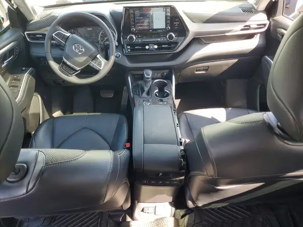 5TDDZRBH0NS214439 2022 TOYOTA HIGHLANDER - Image 8