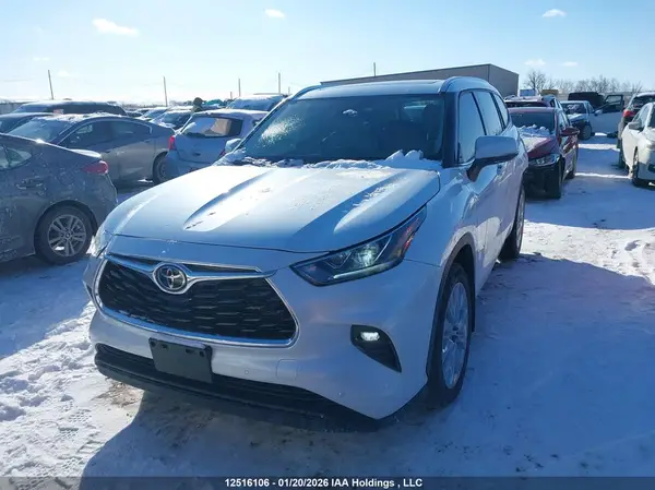 5TDDZRBH0NS254603 2022 TOYOTA HIGHLANDER - Image 2