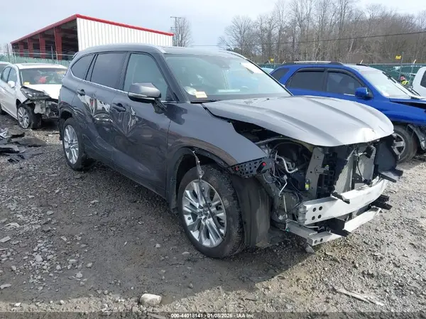 5TDDZRBH0NS563584 2022 TOYOTA HIGHLANDER - Image 1