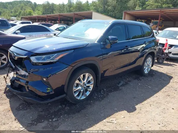 5TDDZRBH0NS593796 2022 TOYOTA HIGHLANDER - Image 2