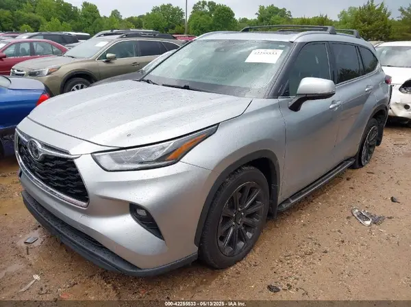 5TDDZRBH1LS011976 2020 TOYOTA HIGHLANDER - Image 2