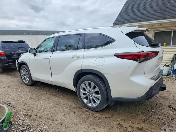 5TDDZRBH1LS012903 2020 TOYOTA HIGHLANDER - Image 2