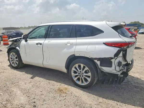 5TDDZRBH1LS013811 2020 TOYOTA HIGHLANDER - Image 2