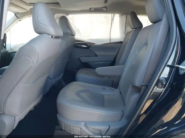 5TDDZRBH1LS021021 2020 TOYOTA HIGHLANDER - Image 8