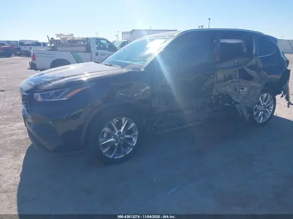 5TDDZRBH1LS040345 2020 TOYOTA HIGHLANDER - Image 2