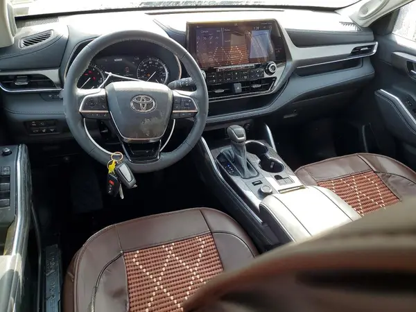 5TDDZRBH1MS070625 2021 TOYOTA HIGHLANDER - Image 8