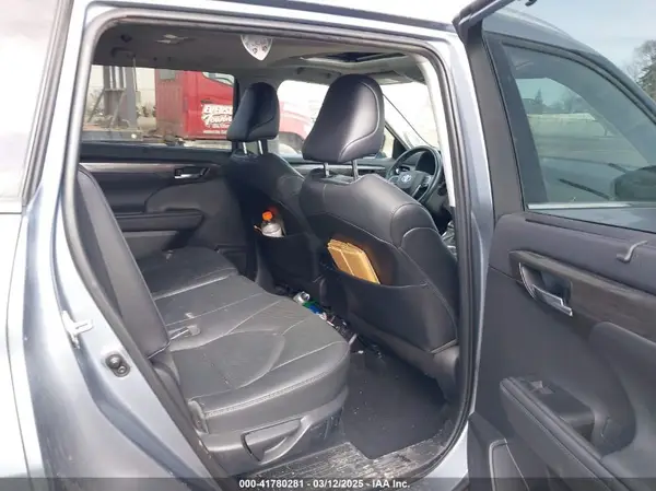 5TDDZRBH1MS088753 2021 TOYOTA HIGHLANDER - Image 8