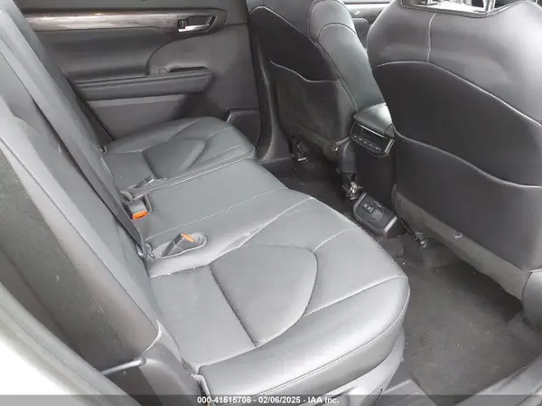 5TDDZRBH1MS124599 2021 TOYOTA HIGHLANDER - Image 8
