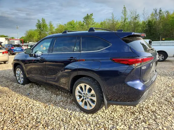 5TDDZRBH1MS524064 2021 TOYOTA HIGHLANDER - Image 2