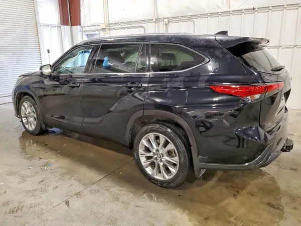 5TDDZRBH1NS230116 2022 TOYOTA HIGHLANDER - Image 2