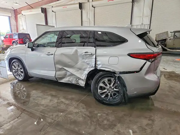 5TDDZRBH2LS022095 2020 TOYOTA HIGHLANDER - Image 2