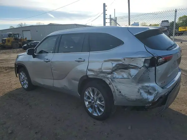 5TDDZRBH2LS045053 2020 TOYOTA HIGHLANDER - Image 2