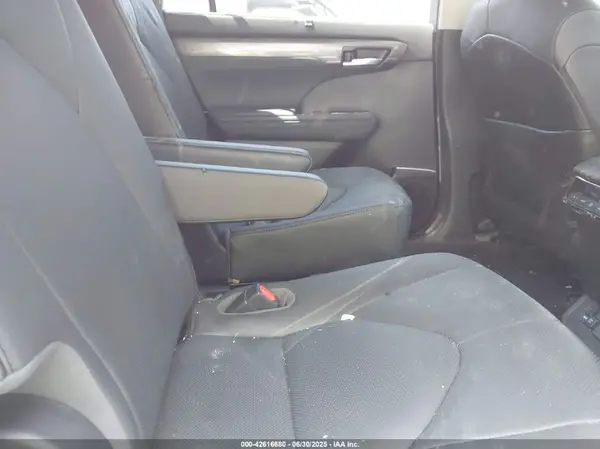 5TDDZRBH2LS053153 2020 TOYOTA HIGHLANDER - Image 8