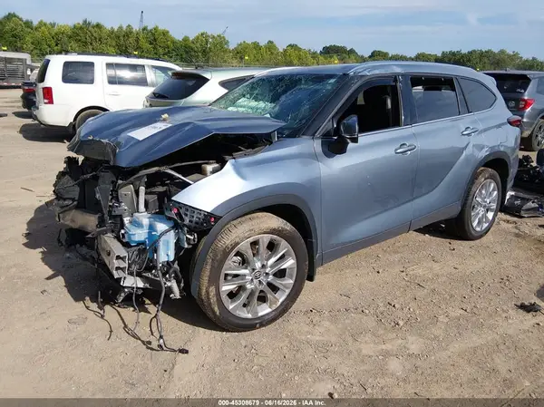 5TDDZRBH2MS088759 2021 TOYOTA HIGHLANDER - Image 2