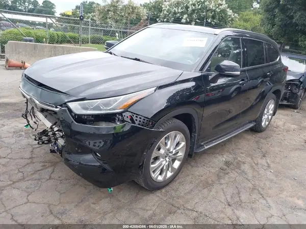5TDDZRBH2MS539897 2021 TOYOTA HIGHLANDER - Image 2